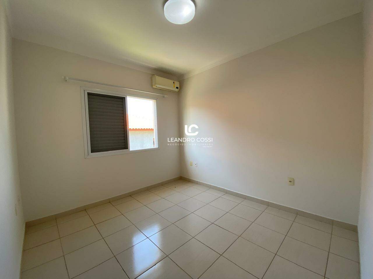 Casa de condomínio à venda no Condomínio Campos de Santo Antônio: 