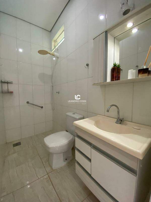 Casa de condomínio à venda no Condomínio Campos de Santo Antônio: 