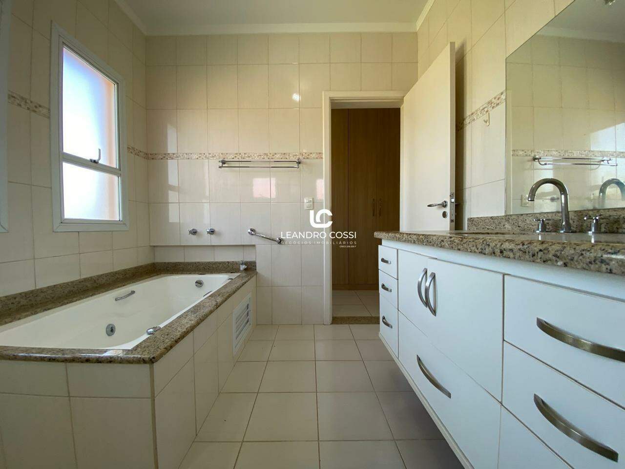 Casa de condomínio à venda no Condomínio Campos de Santo Antônio: 