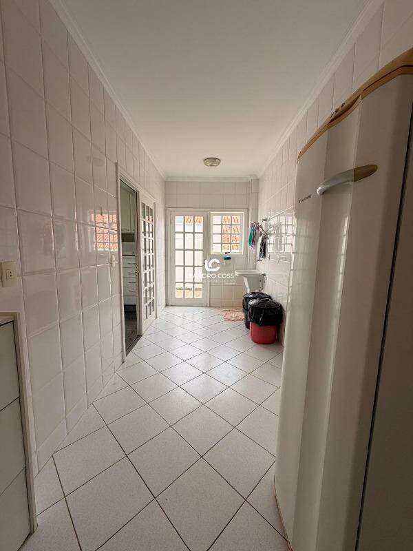 Casa de condomínio à venda no Condomínio Campos de Santo Antônio: