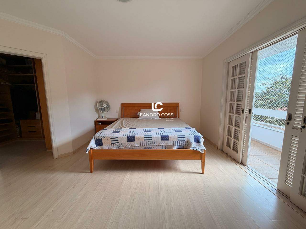 Casa de condomínio à venda no Condomínio Campos de Santo Antônio: