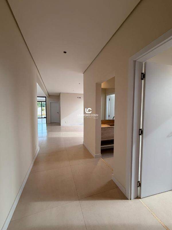 Casa de condomínio à venda no Condomínio Residencial Una: 
