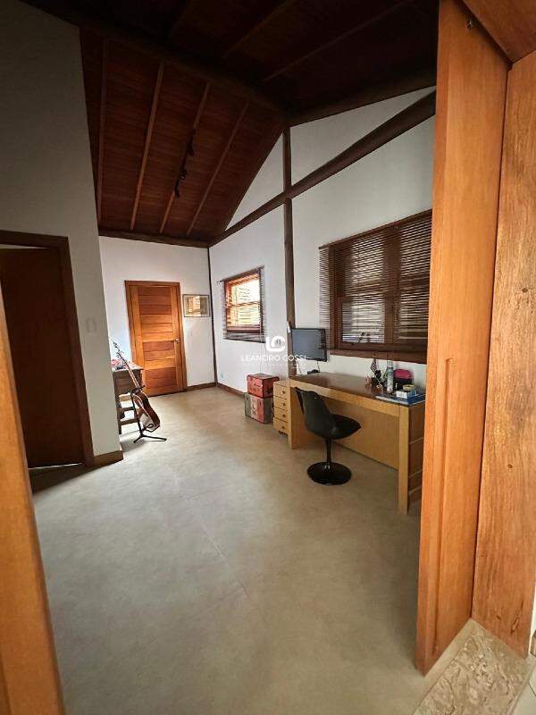 Casa de condomínio à venda no Condomínio Fazenda Kurumin: 