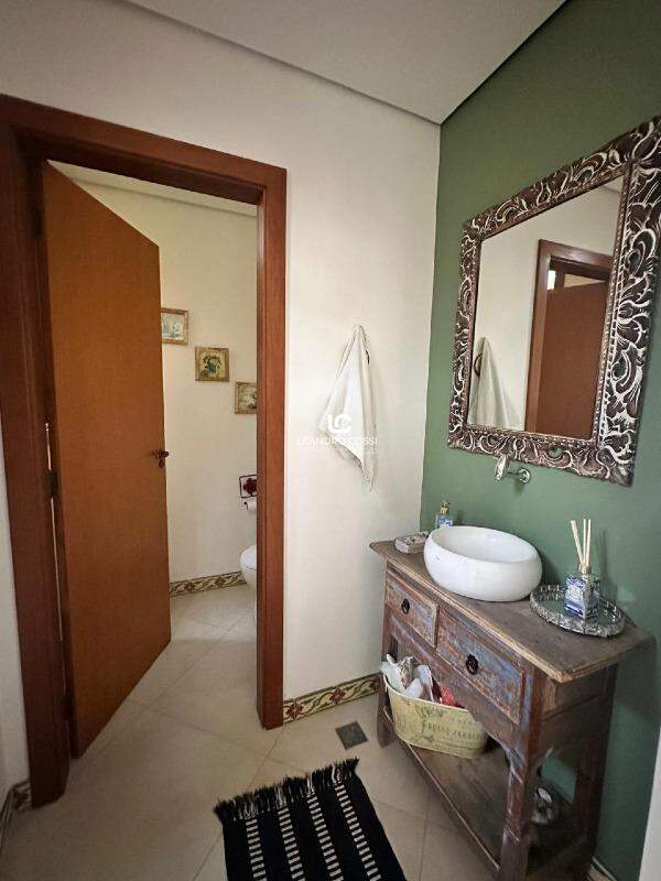 Casa de condomínio à venda no Condomínio Fazenda Kurumin: 