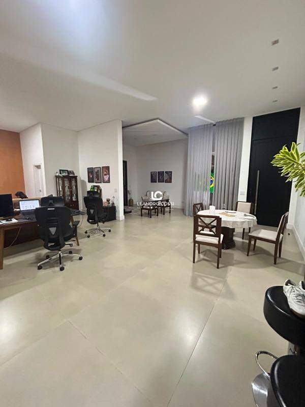 Casa de condomínio à venda no Condomínio Fazenda Kurumin: 
