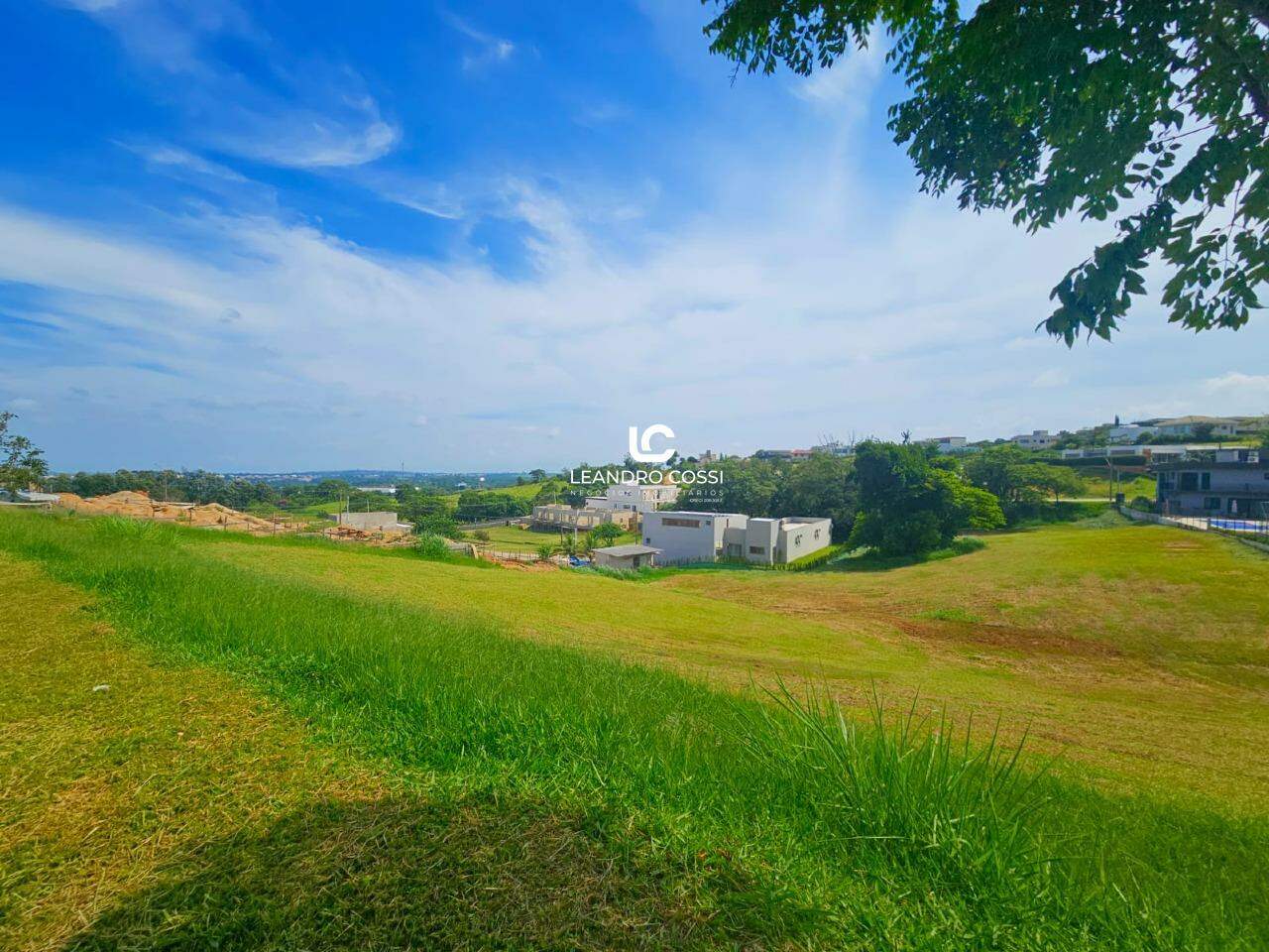 Terreno de Condomínio à venda no Condomínio Fazenda Kurumin: 