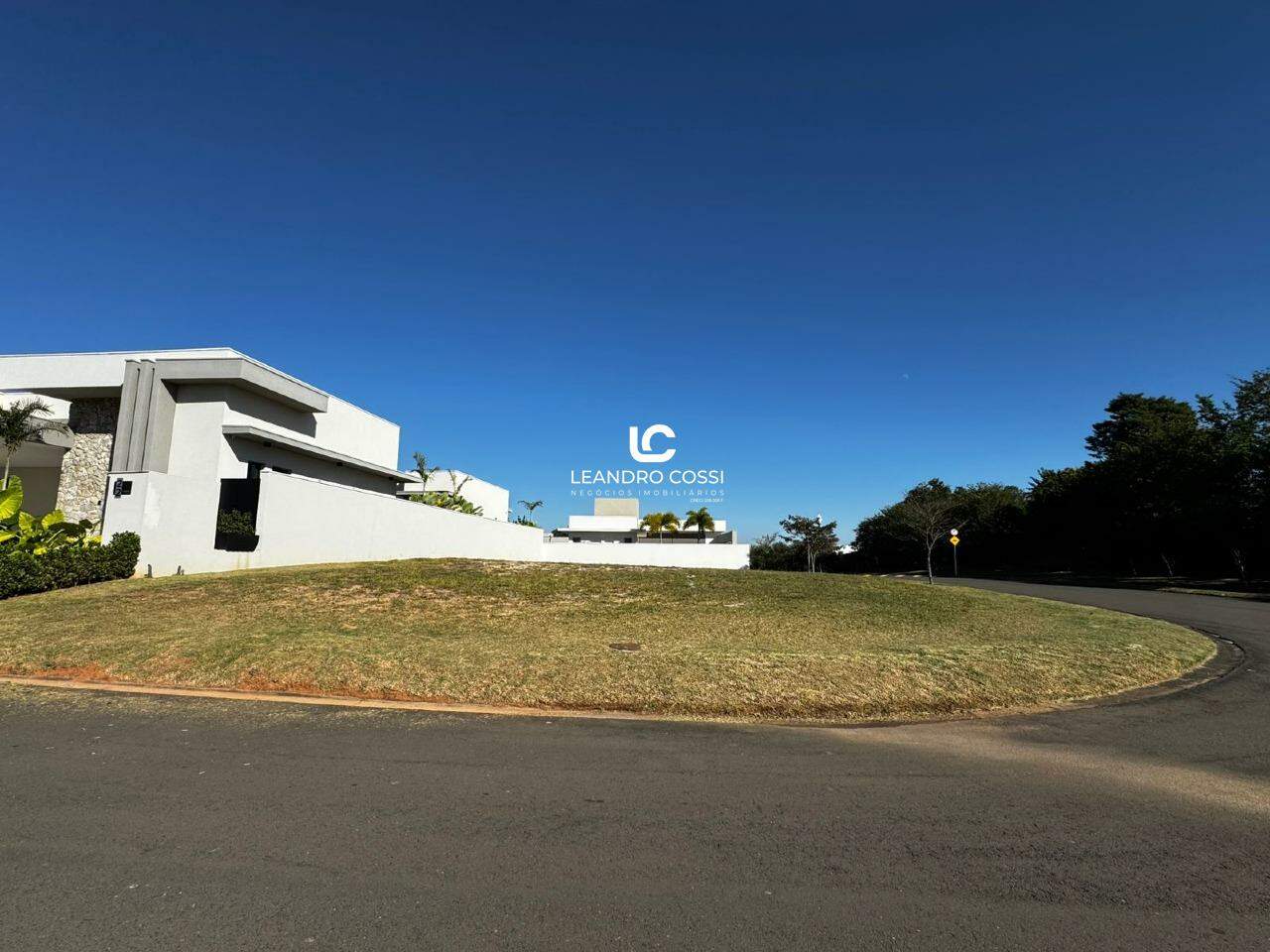 Terreno de Condomínio à venda no Condomínio Villas do Golfe: 