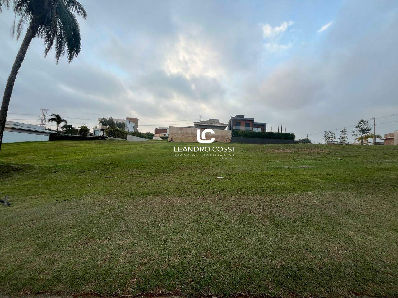 Terreno de Condomínio à venda no Condomínio Villas do Golfe: 