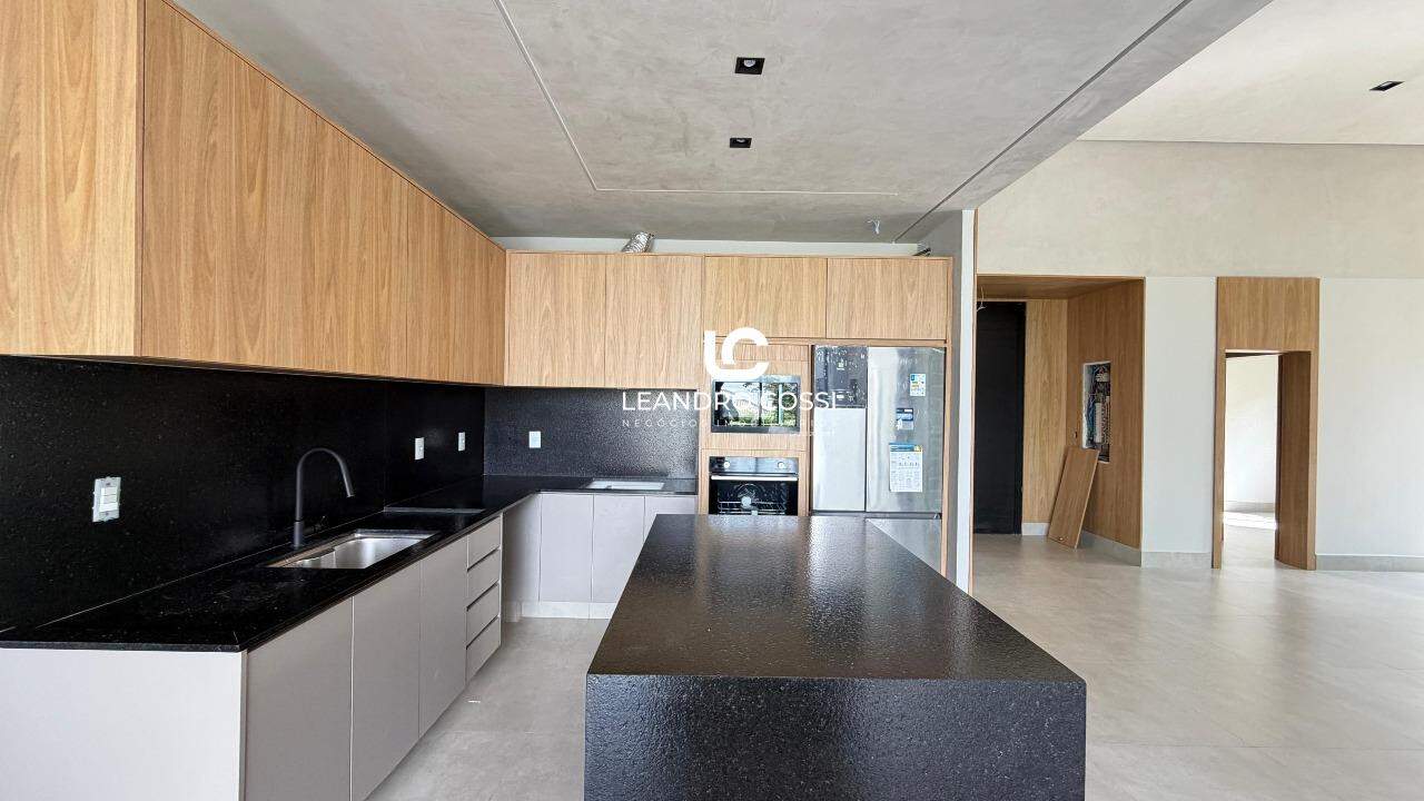 Casa de condomínio à venda no Residencial Parque Campos de Santo Antônio II: