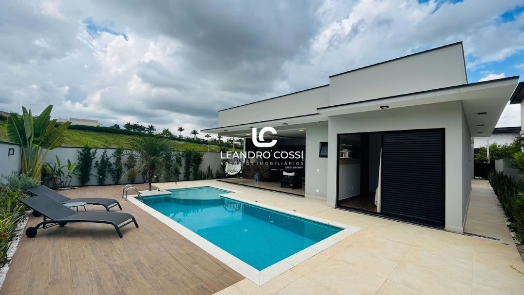 Casa à Venda no Condomínio Portal dos Bandeirantes em Salto/Sp.