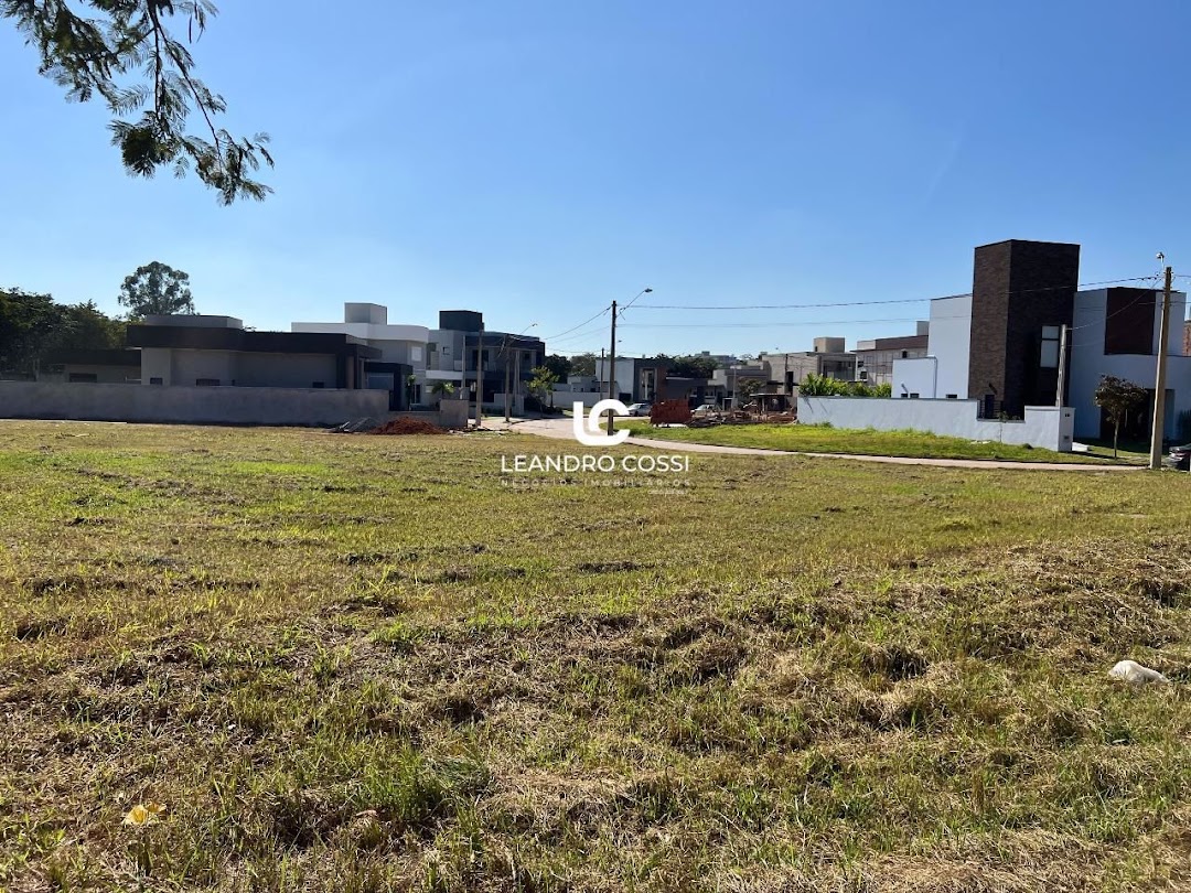 Terreno à Venda no Condomínio Portal dos Bandeirantes, Salto/Sp