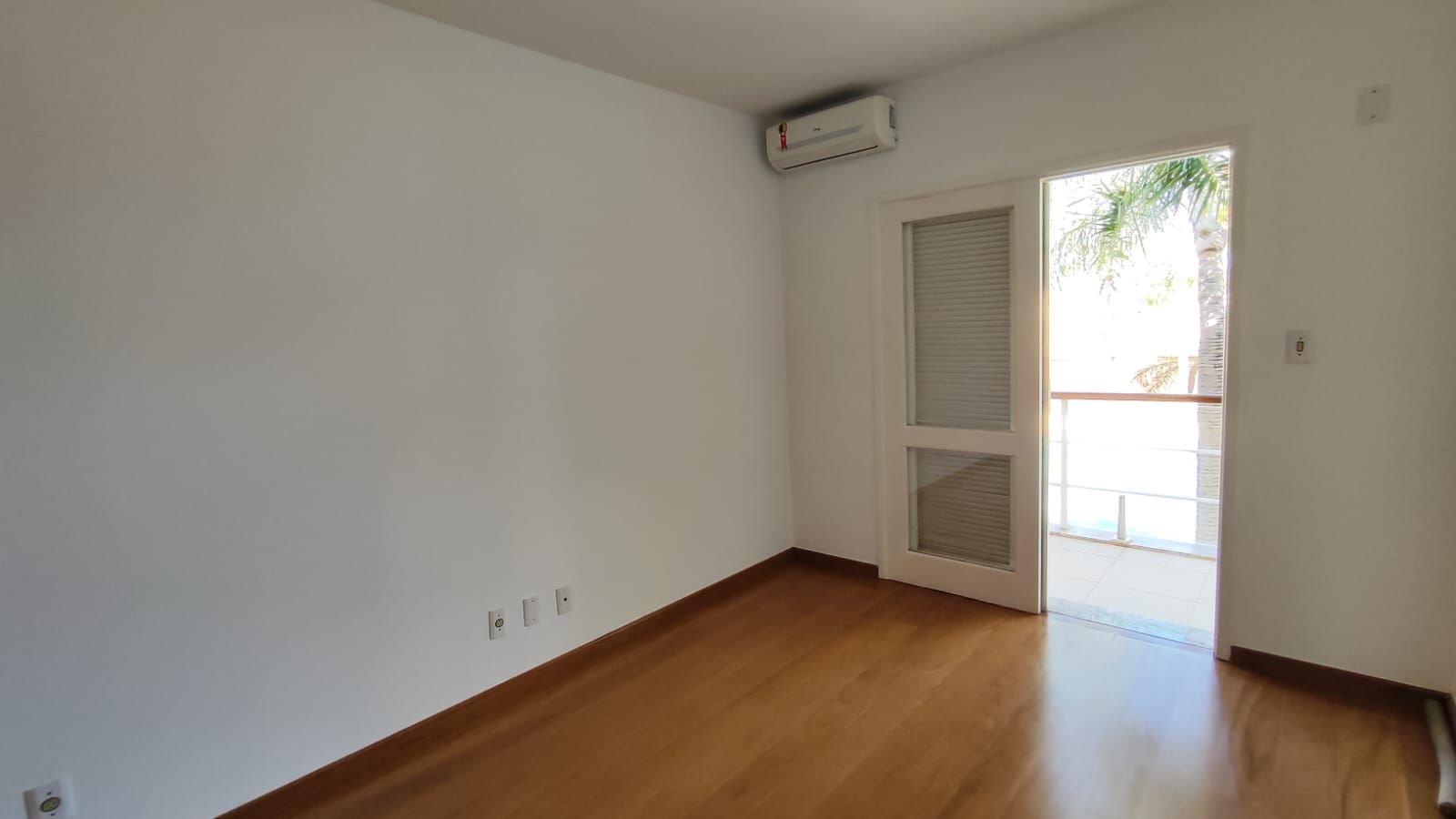 Casa de condomínio à venda no Condomínio Jardim Theodora: