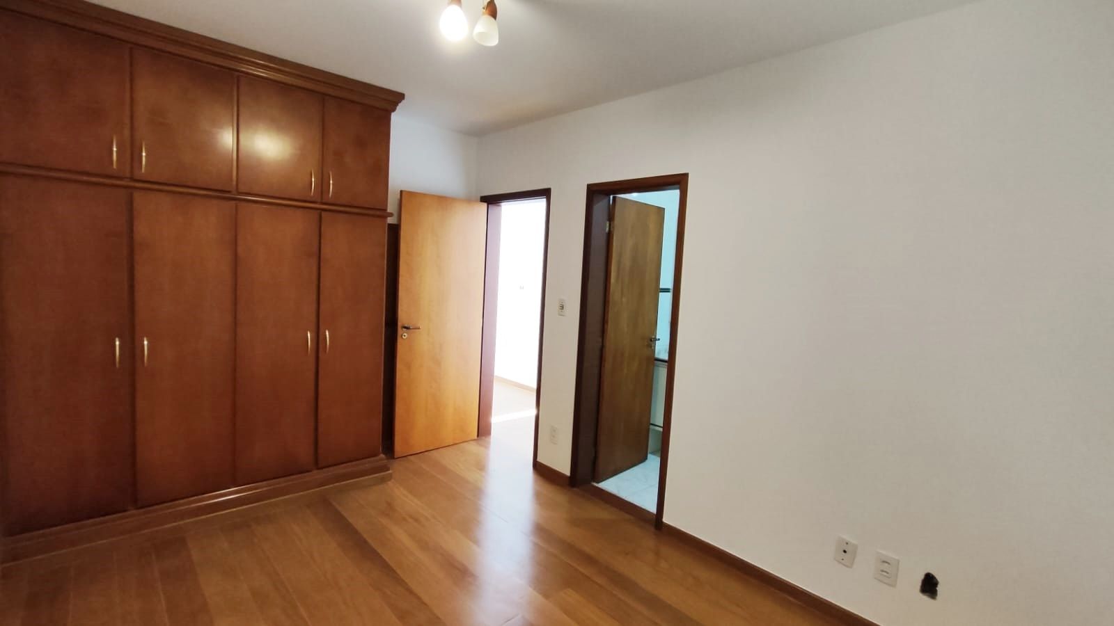 Casa de condomínio à venda no Condomínio Jardim Theodora: