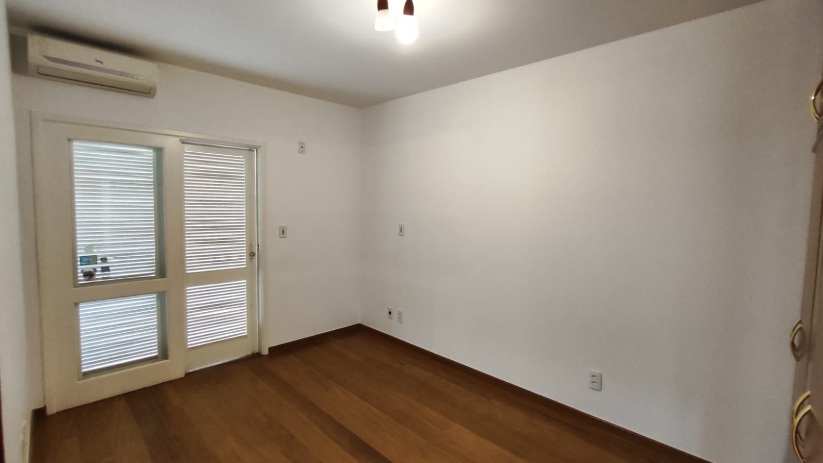 Casa de condomínio à venda no Condomínio Jardim Theodora: