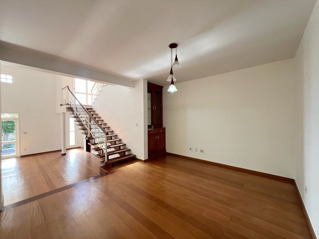 Casa de condomínio à venda no Condomínio Jardim Theodora: