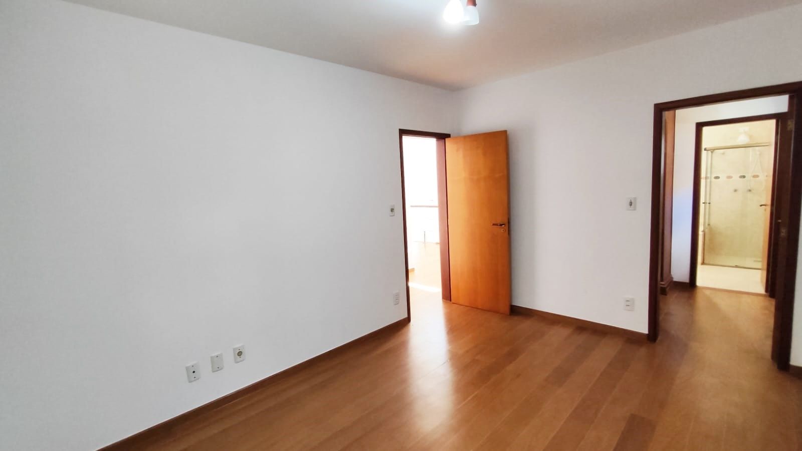 Casa de condomínio à venda no Condomínio Jardim Theodora: