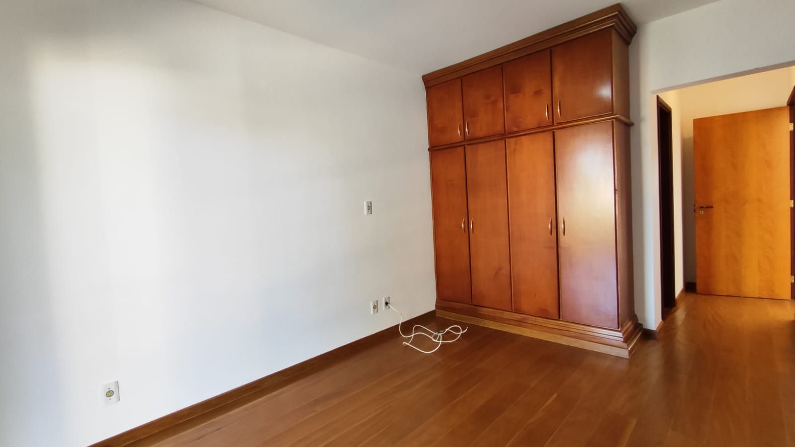 Casa de condomínio à venda no Condomínio Jardim Theodora: