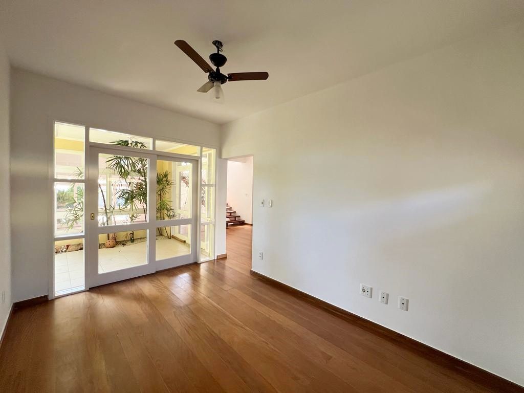 Casa de condomínio à venda no Condomínio Jardim Theodora: