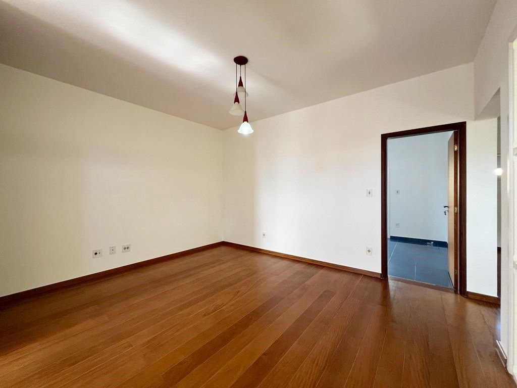 Casa de condomínio à venda no Condomínio Jardim Theodora: