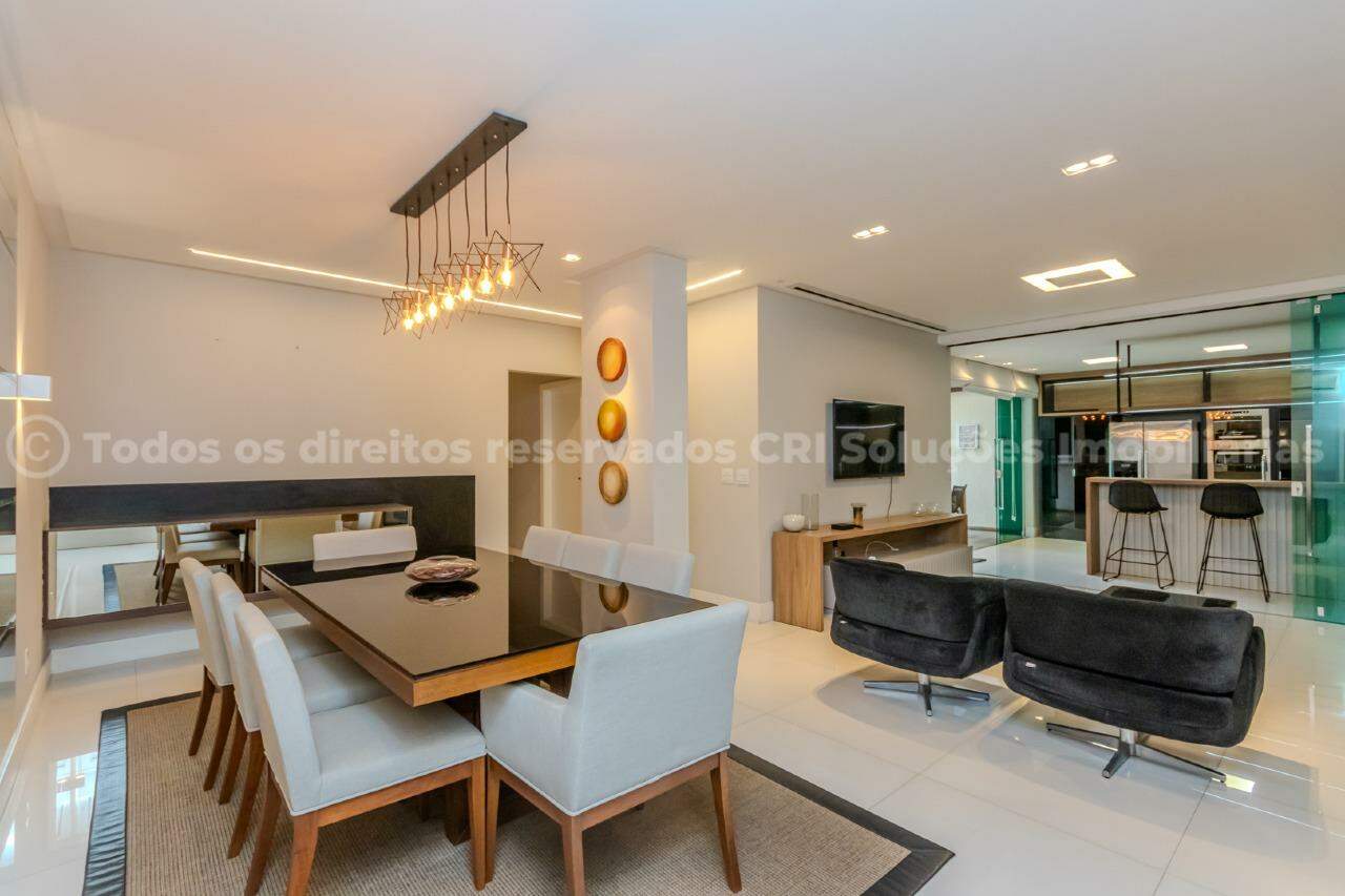 Apartamento Mobiliado á venda com 03 dormitórios no Edifício Chateau de Versailles
