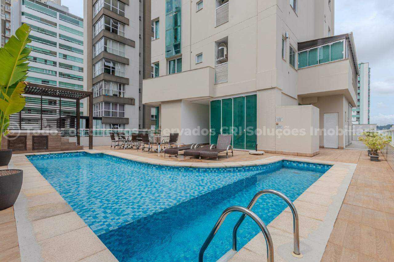 Apartamento no O Edifício Don Victorio com 03 suítes no Centro de Balneário Camboriú. 