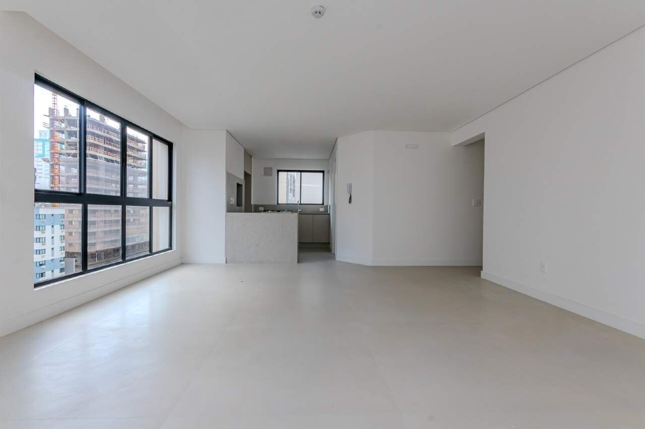 Apartamento com 03 Dormitórios á venda no Edifício Marabella Tower em Balneário Camboriú