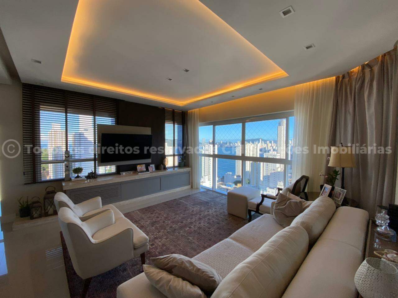 Apartamento Mobiliado Vista Mar com 03 suítes á venda no Edifício Torre di Petra em Balneário Camboriú