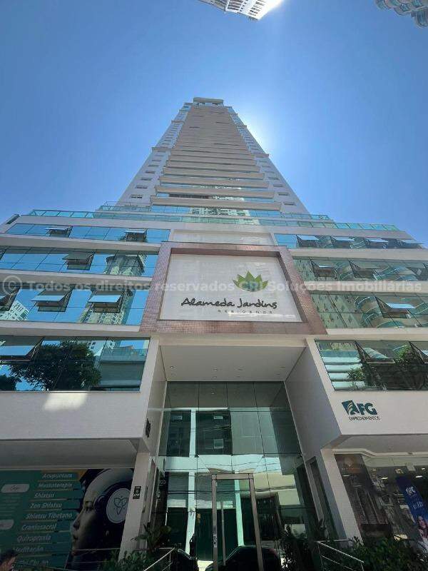Apartamento Mobiliado com 03 Suítes no Alameda Jardins em Balneário Camboriú