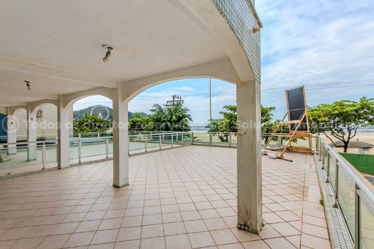Apartamento Frente Mar á venda com 03 dormitórios no Edifício Albany em Balneário Camboriú