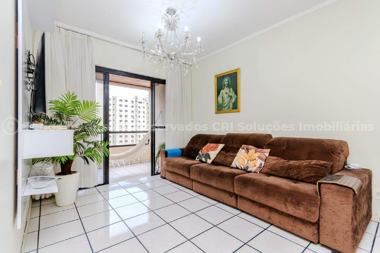Apartamento Mobiliado com 03 Dormitórios á venda no Centro de Balneário Camboriú no Edifício Montanha do Vale