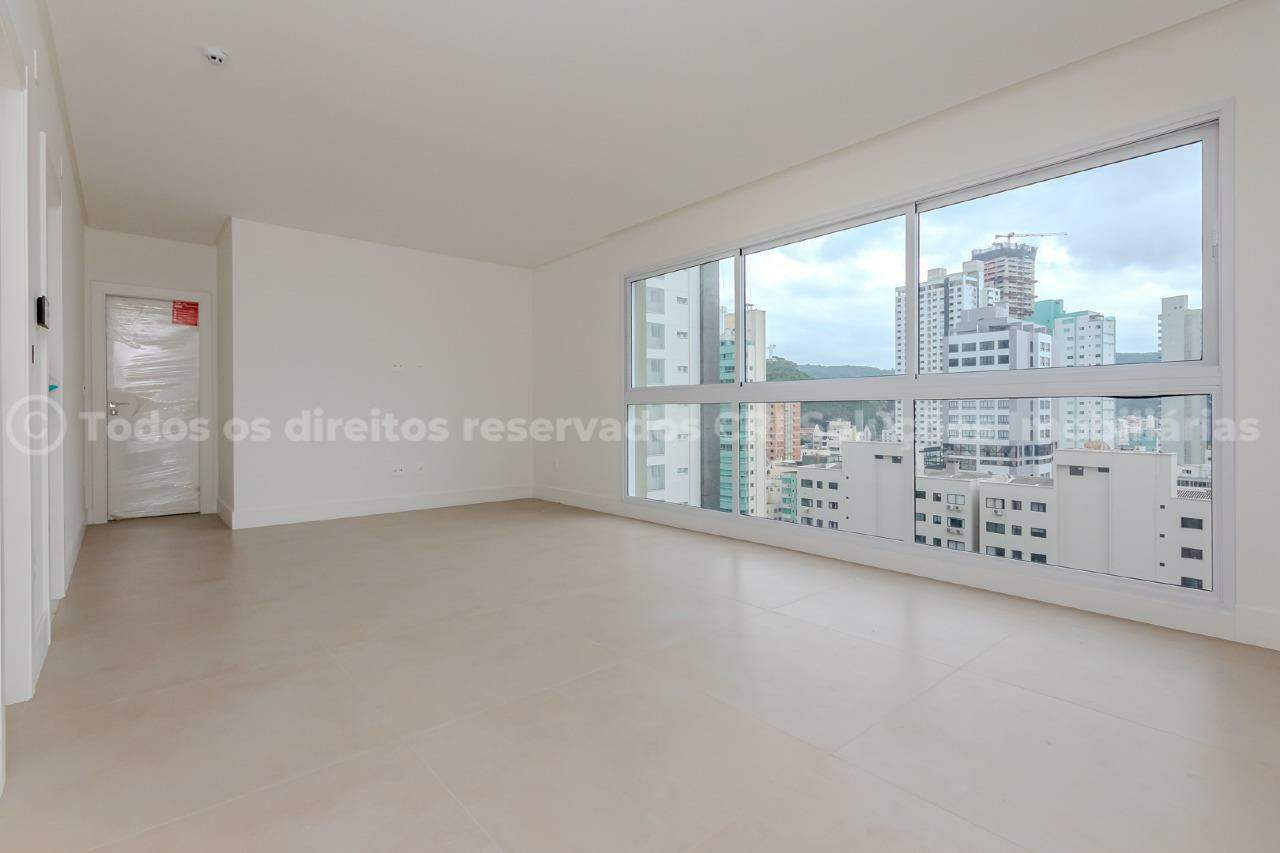 Apartamento com 03 suítes á venda no Edifício San Telmo no Centro em Balneário Camboriú
