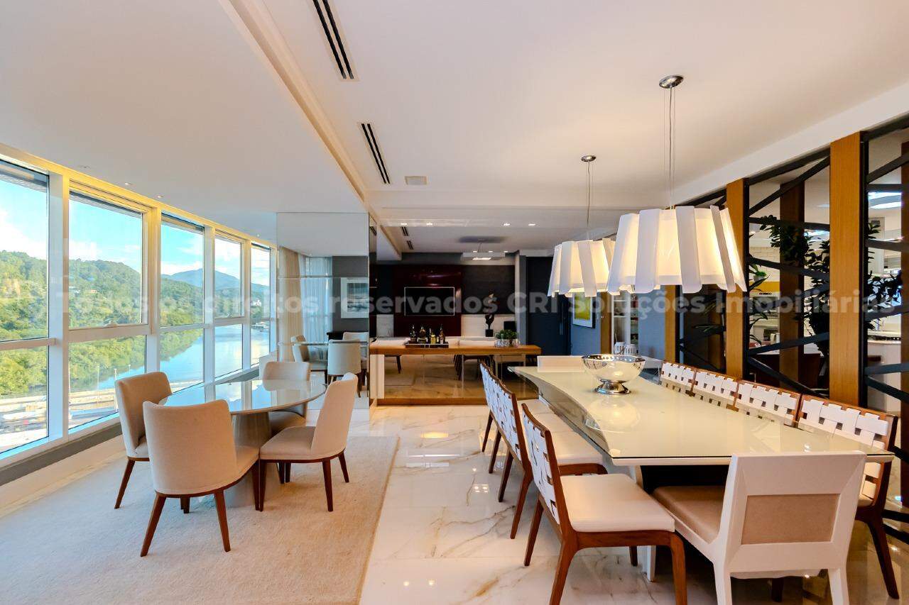 Apartamento Mobiliado com 03 Suítes á venda no Edifício Marina Beach Tower na Barra Sul em Balneário Camboriú