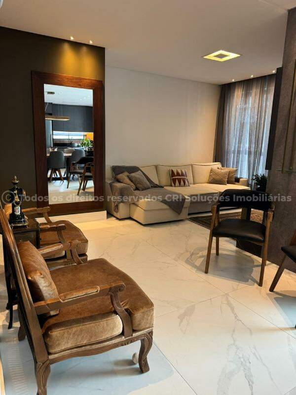 Apartamento mobiliado à venda no Edifício Boulevard Dois86 com 03 suítes 117 m² privativos, a 500 metros do mar, em Meia Praia, Itapema/SC.