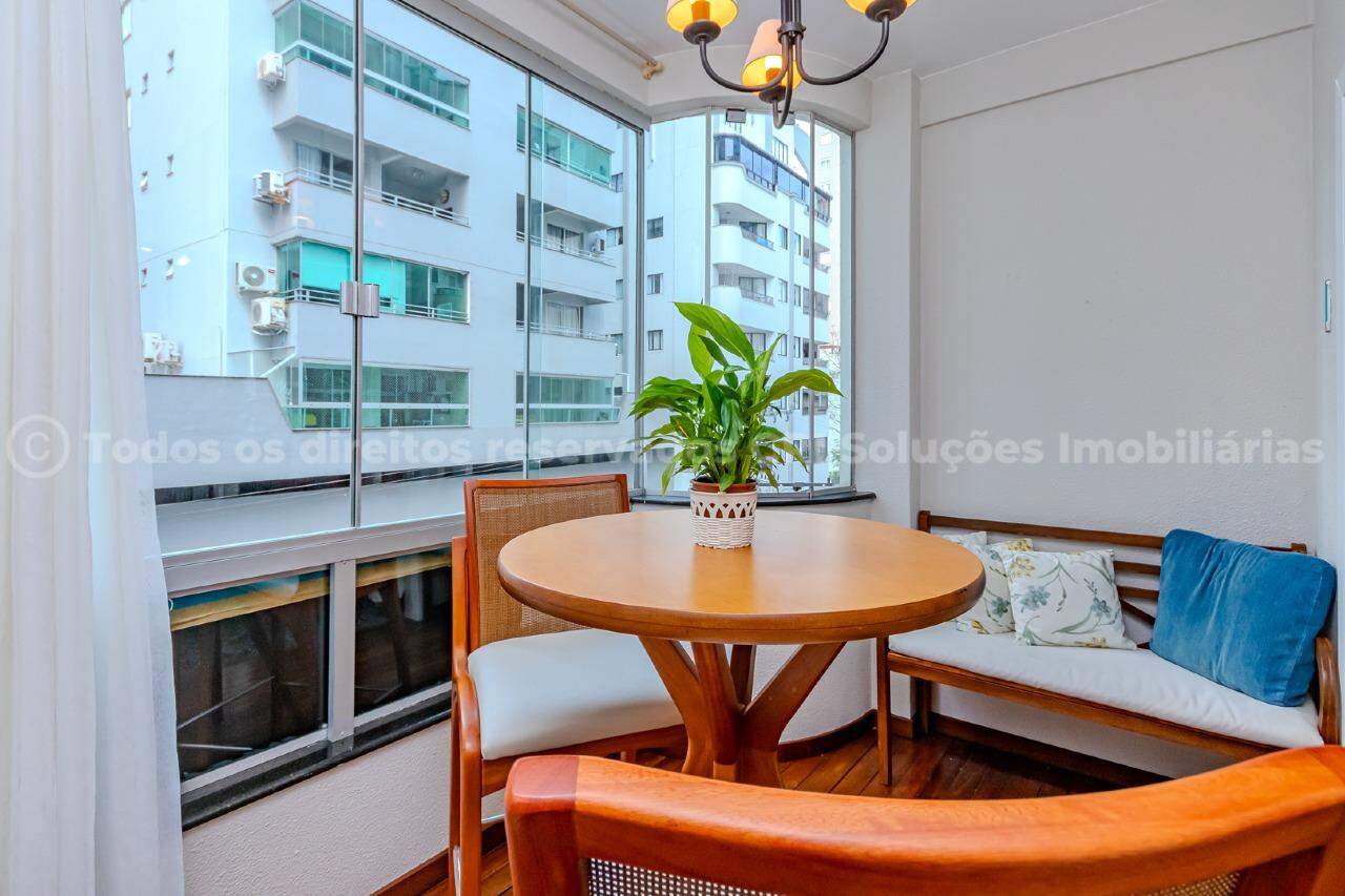 Apartamento 3 Dormitórios no Edifício Serrana no Centro de Balneário Camboriú