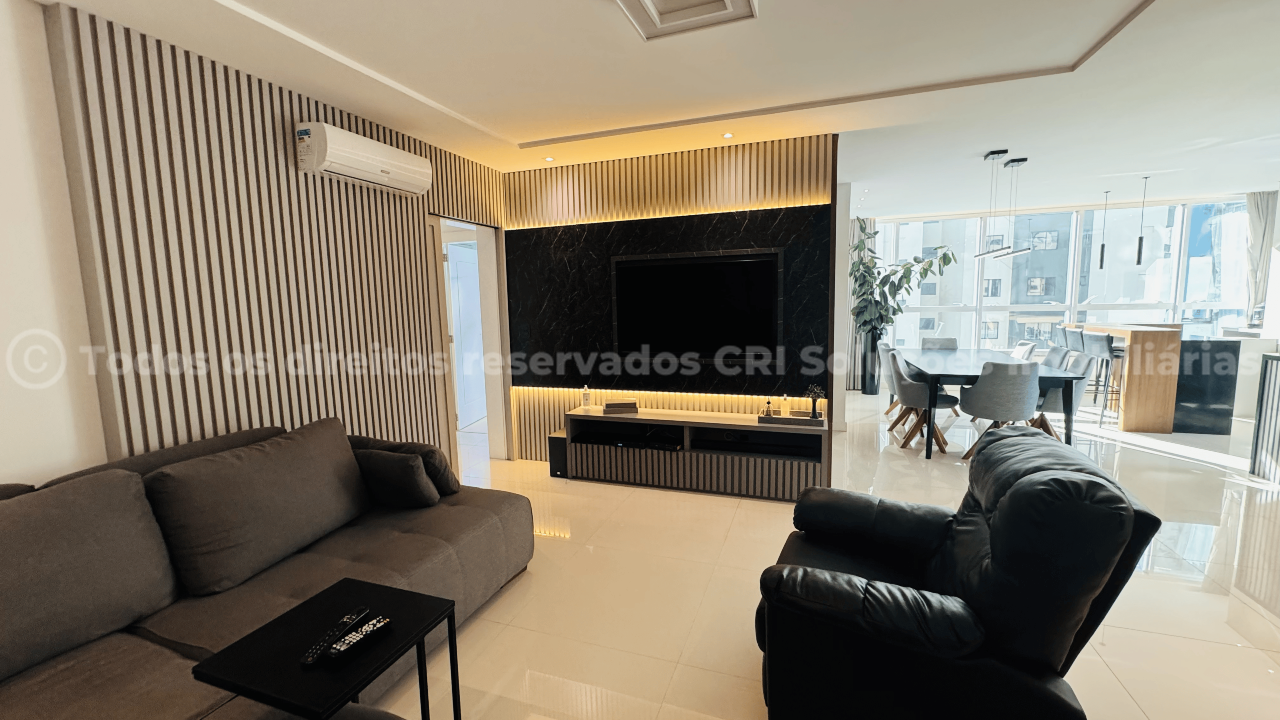 Apartamento a venda no Edifício Lumiere com 03 Quartos 03 Suítes no Centro de Balneário Camboriú. 