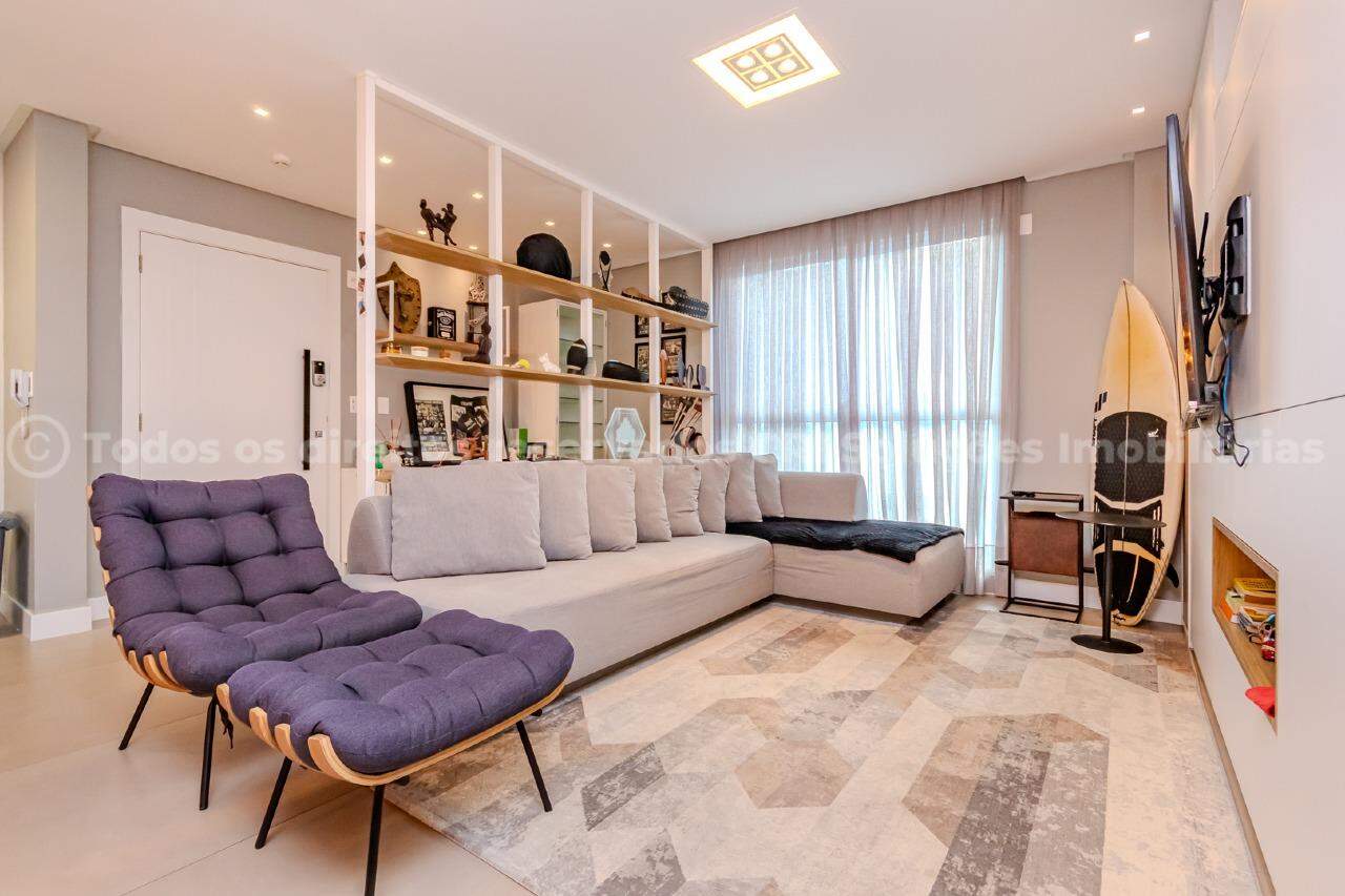 Apartamento á venda com 3 suítes e 3 vagas de garagem no Gran Vintage no centro de Balneário Camboriú