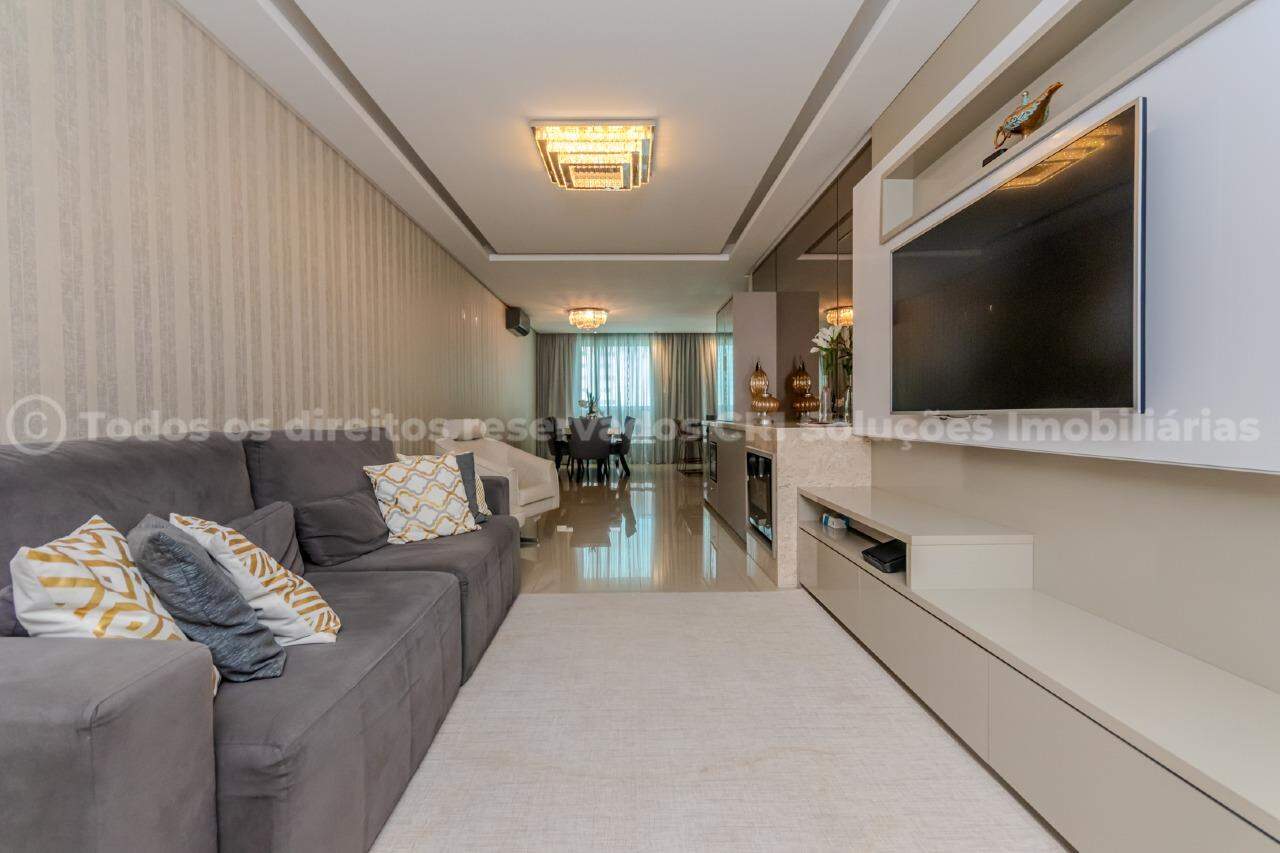 Apartamento á venda com 3 quartos sendo 1 suíte e 4 vagas de garagem no Mirante do Atlântico na Barra Norte de Balneário Camboriú