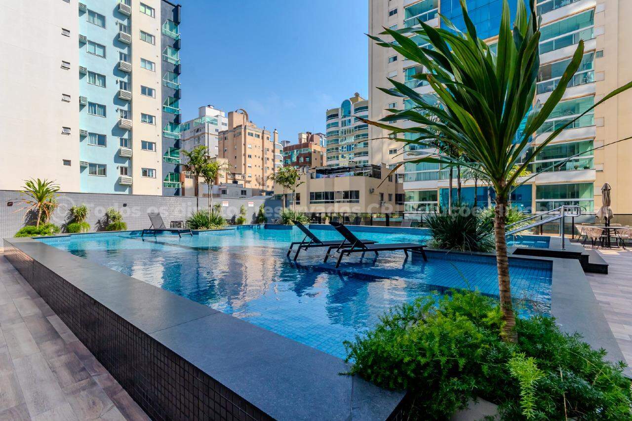 Apartamento Vista Mar com 4 Suítes no Edifício Diamond Tower em Meia Praia
