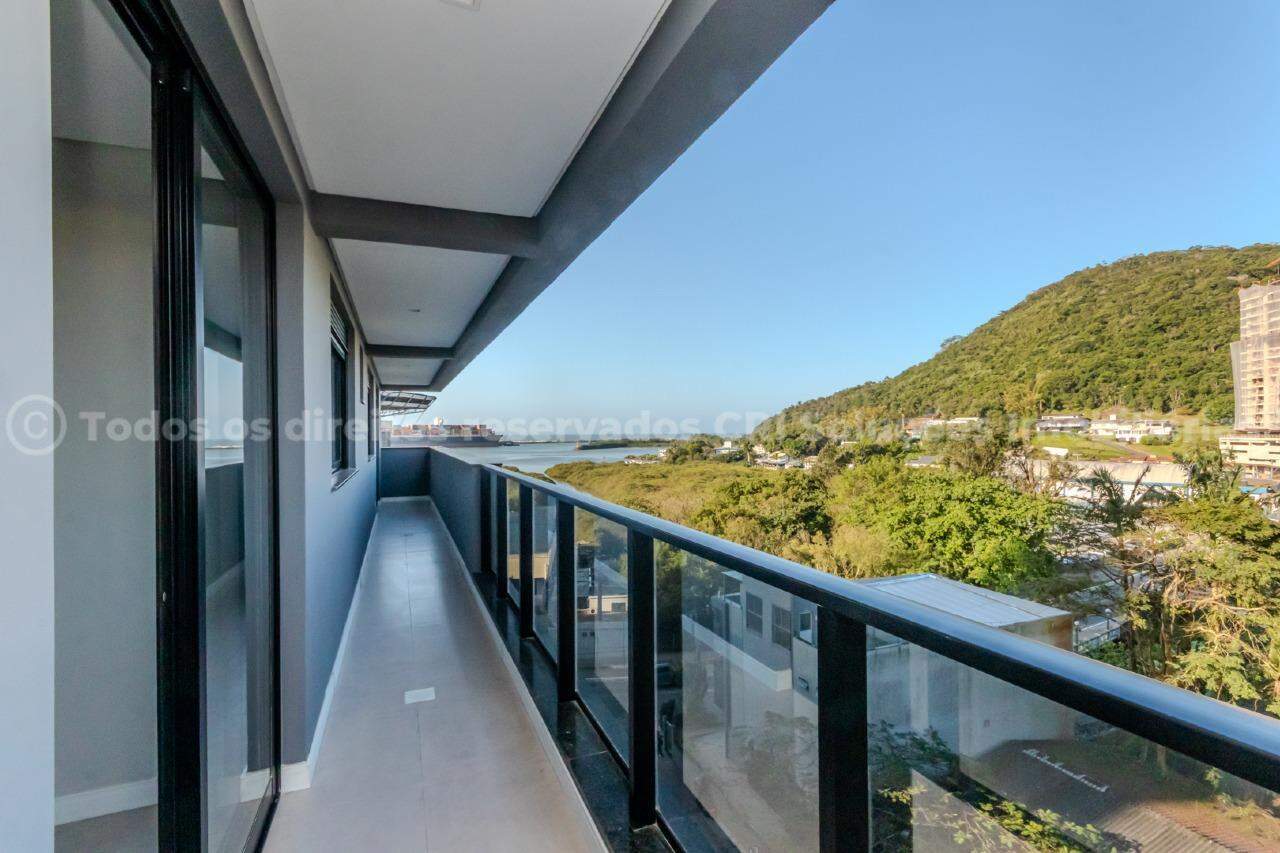 Apartamento com 03 Dormitórios e uma 1 Suite no Edifício Sun Coast Fazenda em Itajaí