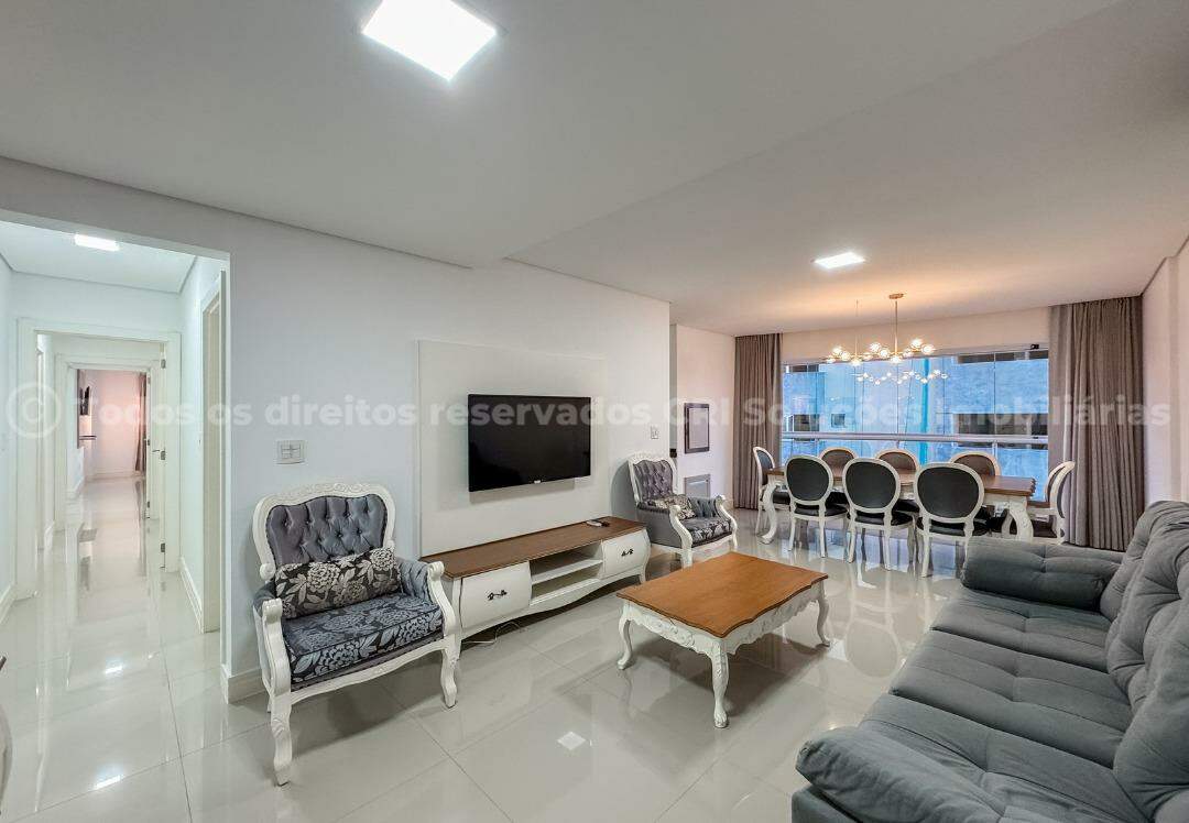 Apartamento 3 suítes Terra e Mar Centro Balneário Camboriú