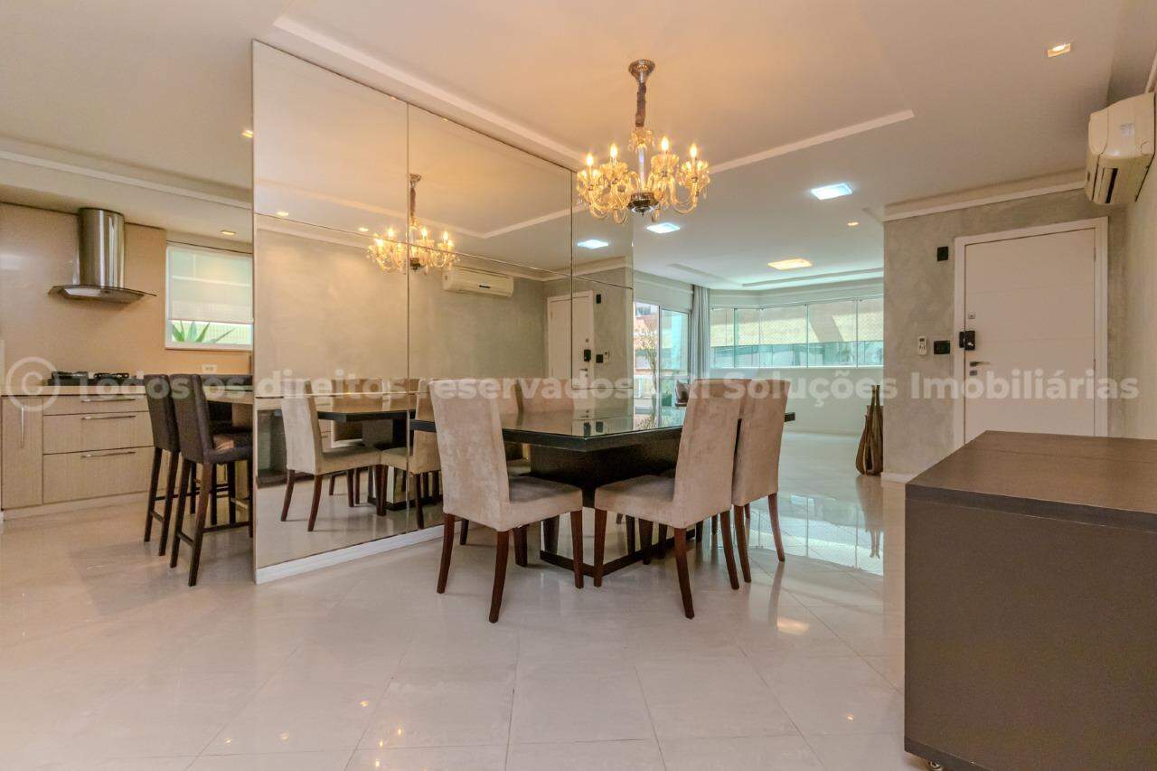 Apartamento à venda com 3 dormitórios sendo 1 suíte e 2 vagas de garagem na Barra Sul de Balneário Camboriú