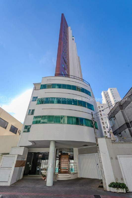 Apartamento Mobiliado com 03 dormitórios á venda no Edifício Yverdon em Balneário Camboriú