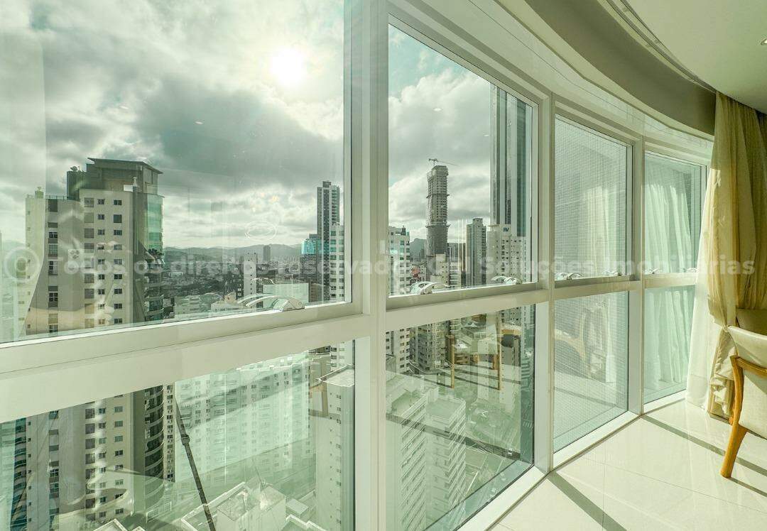 Apartamento no Magnifique Tower – Centro de Balneário Camboriú