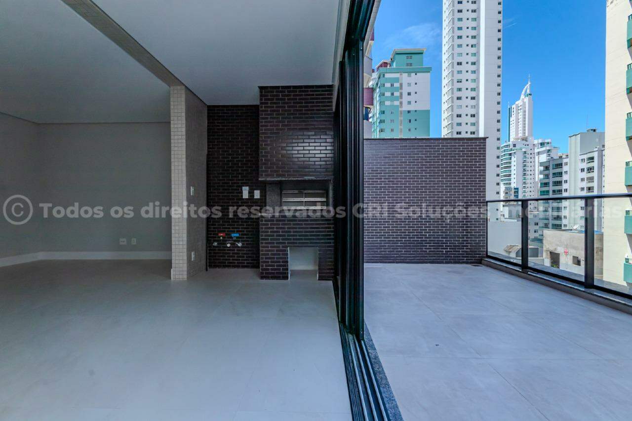Apartamento com 4 dormitórios no Edifício Tesla Residencial, Centro de Balneário Camboriú