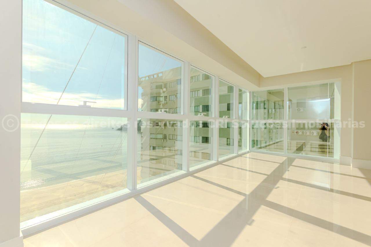 Aparatmento à venda com 4 suítes e 4 vagas de garagem One Tower na famosa Barra Sul de Balneário Camboriú.