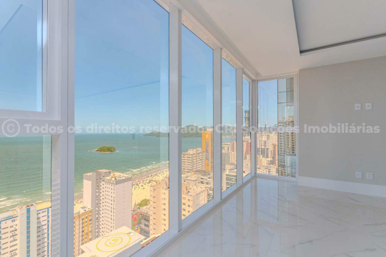 Apartamento vista-mar à venda com 4 suítes amplas e 4 vagas de garagem no Grand Place no Centro de Balneário Camboriú