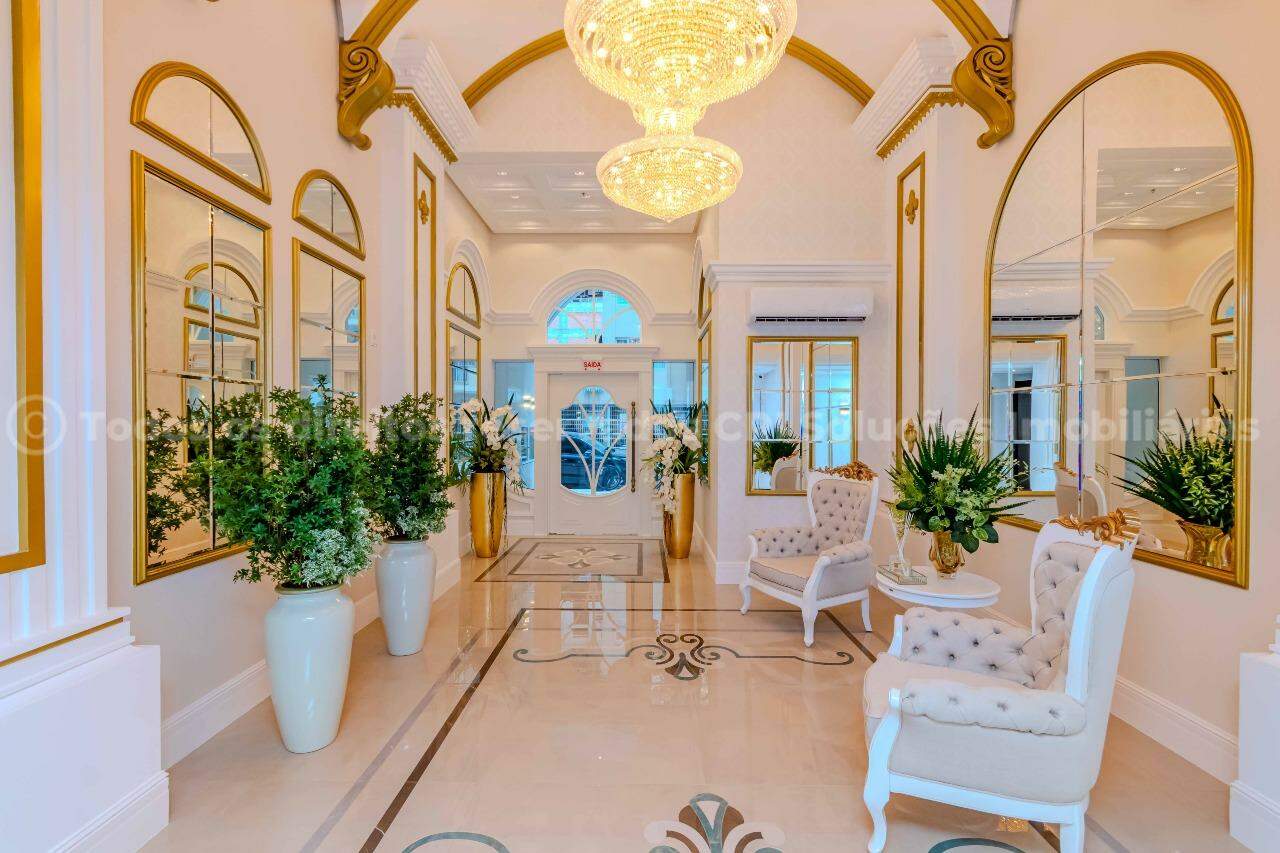 Aparatamento alto padrão à venda com 4 suítes e 3 vagas de garagem no La Belle Tour Residence em Balneário Camboriú