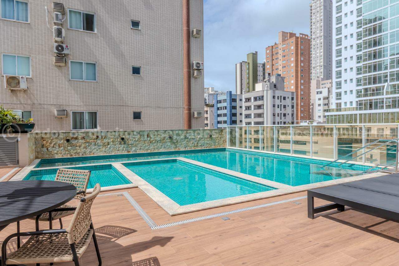 Apartamento com 03 Suítes á venda no Edifício Exuberance no Centro em Balneário Camboriú 