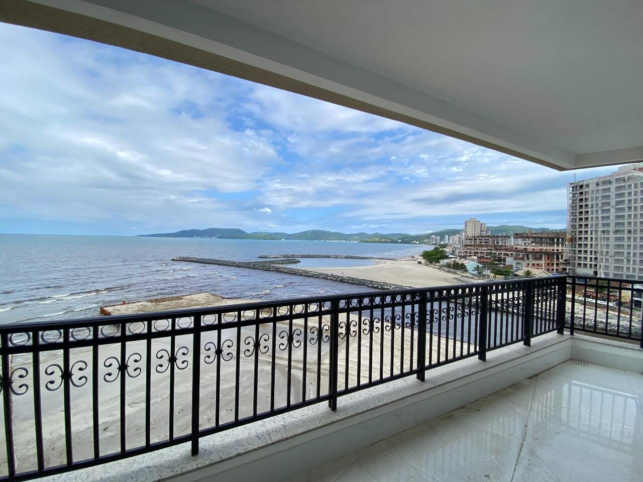 Apartamento no La Vie com 4 suítes em Meia Praia, Itapema/SC.