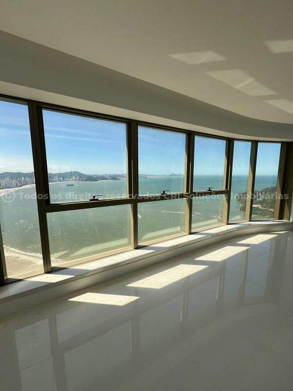 Apartamento no Yachthouse Balneário Camboriú – 261m², 4 suítes e lazer exclusivo